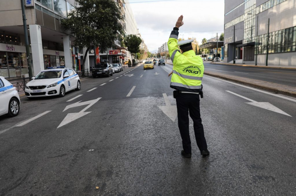 Νέος ΚΟΚ: Οι παραβάσεις που θα επιφέρουν βαρύτατα πρόστιμα στους οδηγούς