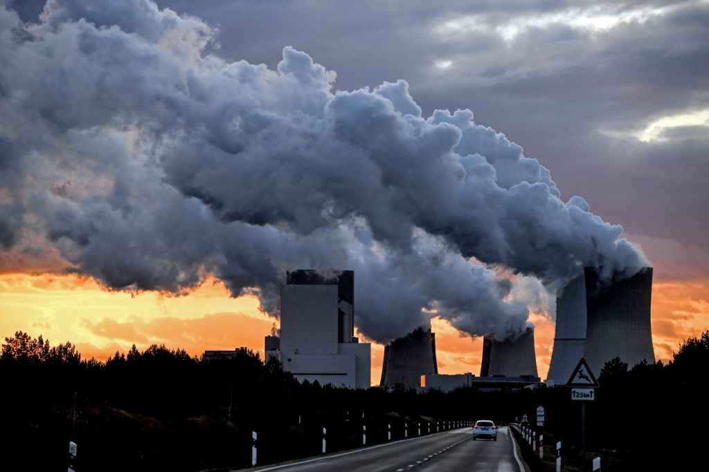 Κλιματική αλλαγή: Το ατμοσφαιρικό CO2 ανεβαίνει σε επίπεδα «μαζικής εξαφάνισης ειδών»