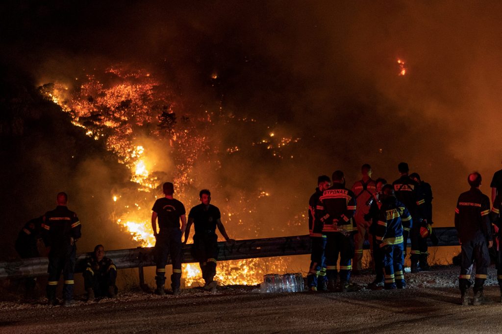 Φωτιά: 104 νέες πυρκαγιές σε ένα 24ωρο – Στη Βοιωτία το πιο απειλητικό πύρινο μέτωπο