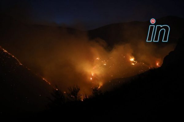 Φωτιά στην Πάρνηθα: Πιλότος τη βιντεοσκόπησε από τα 35.000 πόδια