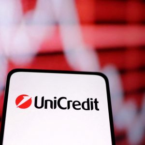 UniCredit: Αυξάνει το μερίδιο στην Commerzbank στο 21%