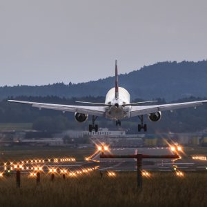 Τουρισμός: Μονοψήφια ποσοστά στις αφίξεις για το 2025 εκτιμούν οι αεροπορικές εταιρείες και τα αεροδρόμια της χώρας