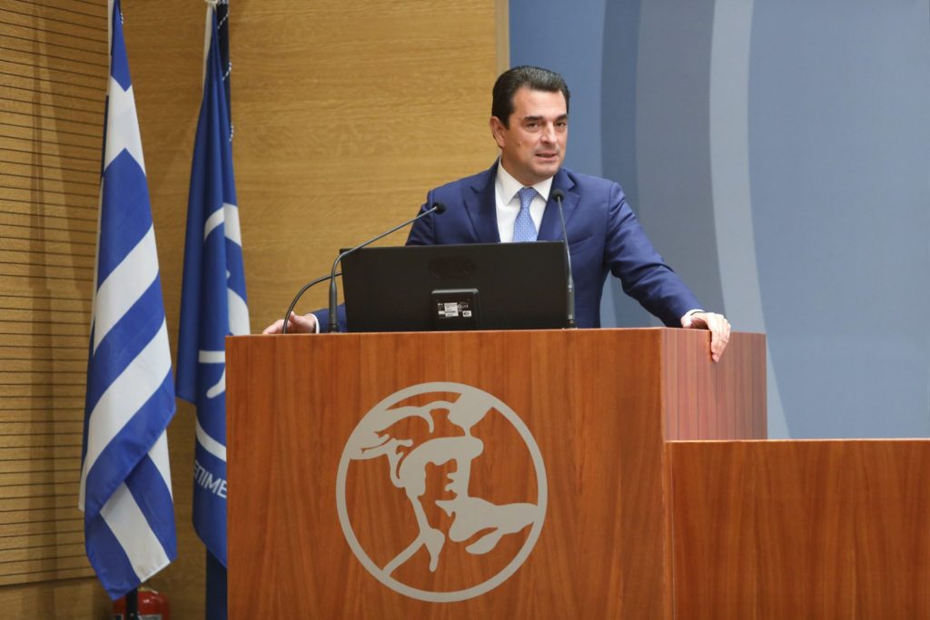 Σκρέκας: Βούληση για στενή συνεργασία με τα Επιμελητήρια