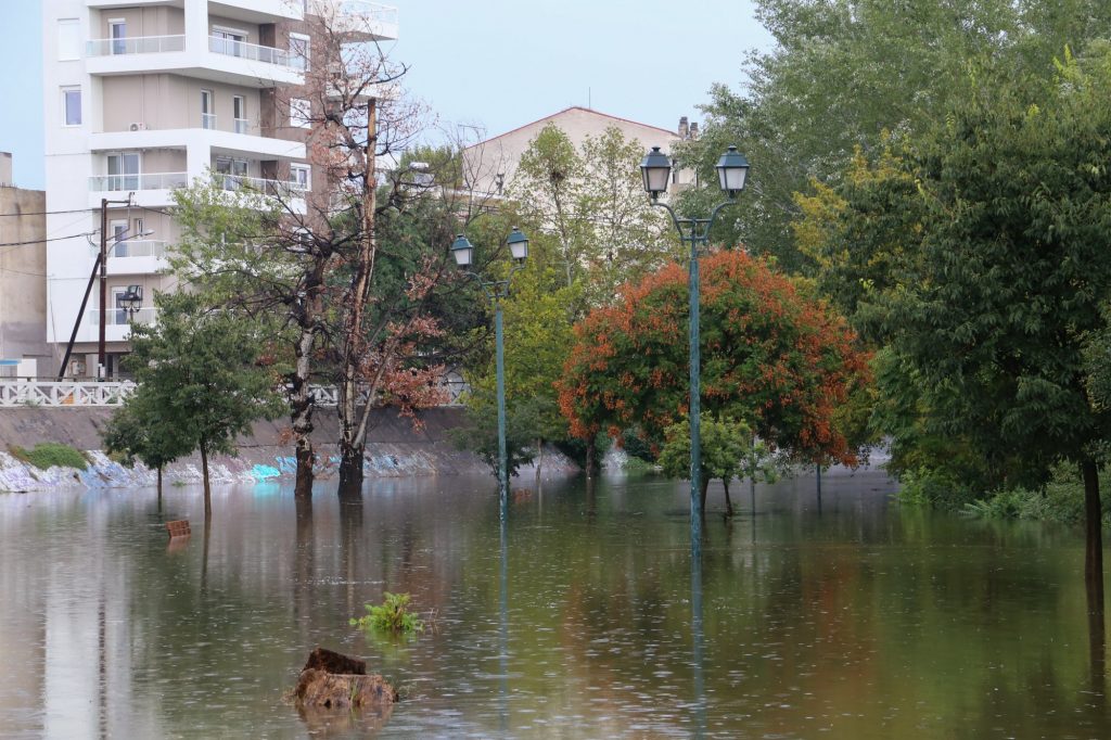 Κακοκαιρία Daniel: Έσπασαν το ανάχωμα στο Φράγμα της Γυρτώνης για να αποσυμφορηθεί ο Πηνειός