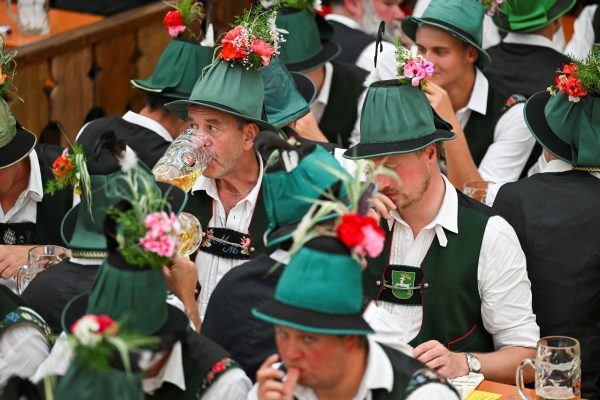 Oktoberfest: Με τις τιμές στα ύψη, καταρρίπτεται το ένα ρεκόρ μετά το άλλο