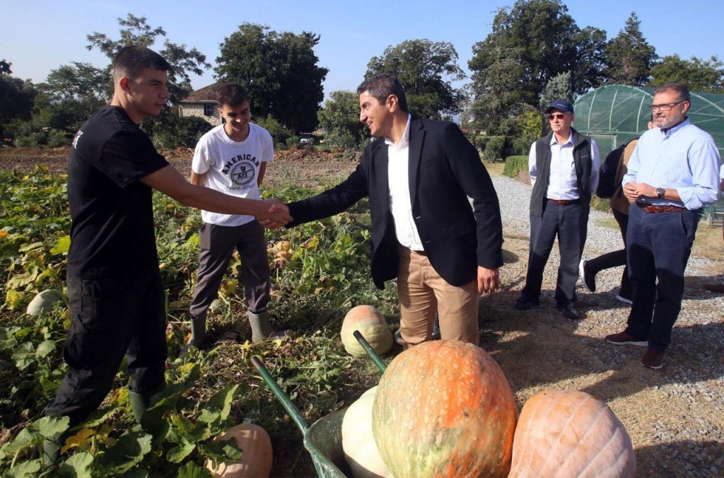 Lefteris Avgenakis: Let’s direct 60,000 young Greeks to deal with our land