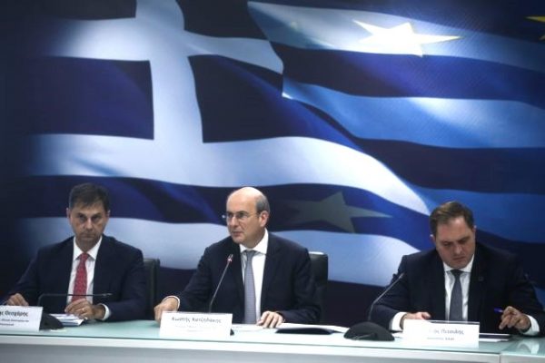 Χατζηδάκης: Η εξειδίκευση των μέτρων αντιμετώπισης της φοροδιαφυγής στους ελεύθερους επαγγελματίες