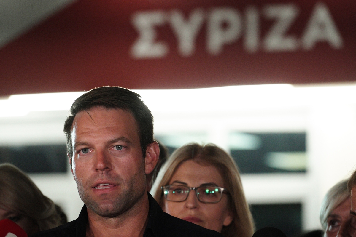Greek opposition-SYRIZA: Tsakalotos issues ultimatum, Kasselaki’s wedding and the postponement of the party congress