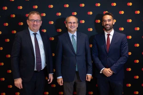 Χατζηδάκης: Επίσκεψη στο Advisors Hub της Mastercard