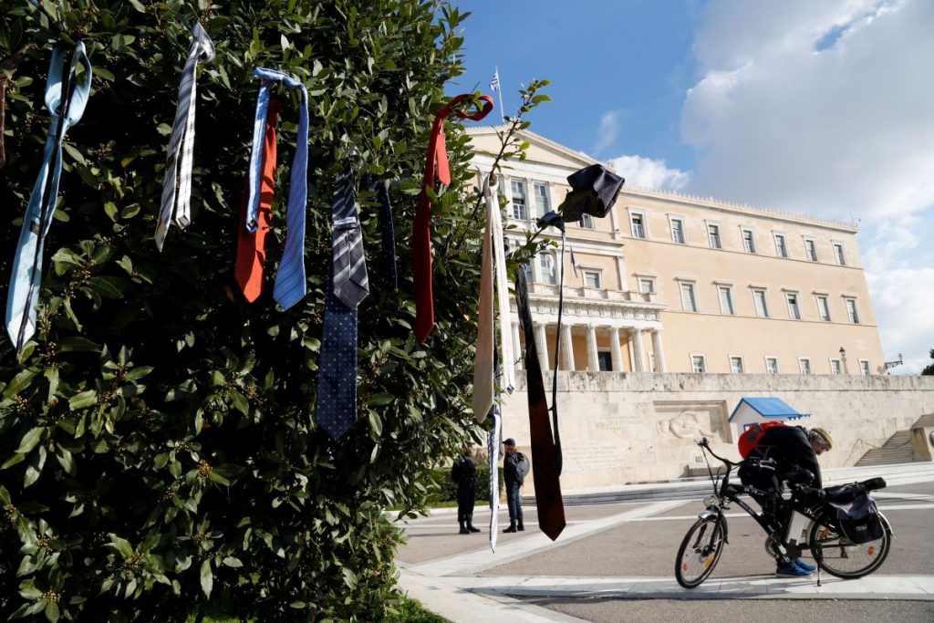 Αχίλλειος πτέρνα της κυβέρνησης η φορολόγηση και η ακρίβεια; – Νέο κίνημα γραβάτας;