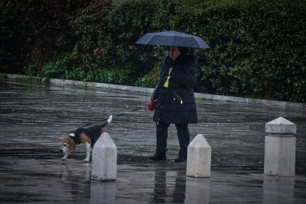 Καιρός: Έως 27 βαθμούς την Τρίτη, καταιγίδες και αφρικανική σκόνη την Τετάρτη