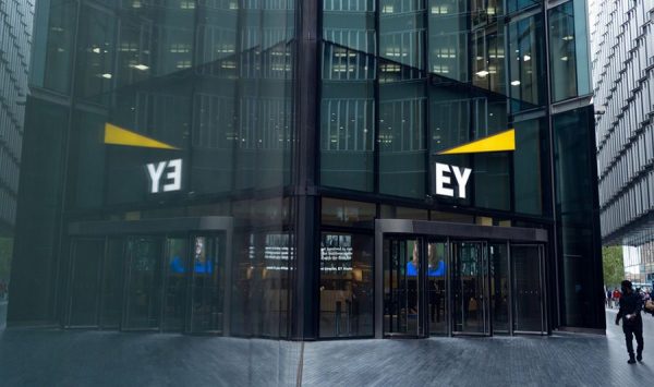 Ernst & Young: Γιατί παραιτείται από ελεγκτής της Super Micro Computer