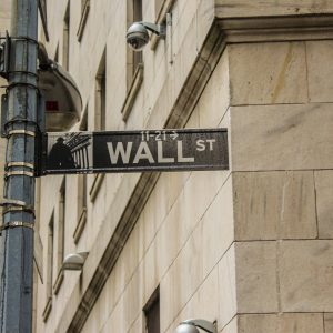 Wall Street: Ο πληθωρισμός θα δοκιμάσει τις αντοχές της αγοράς, με φόντο τους δασμούς Τραμπ