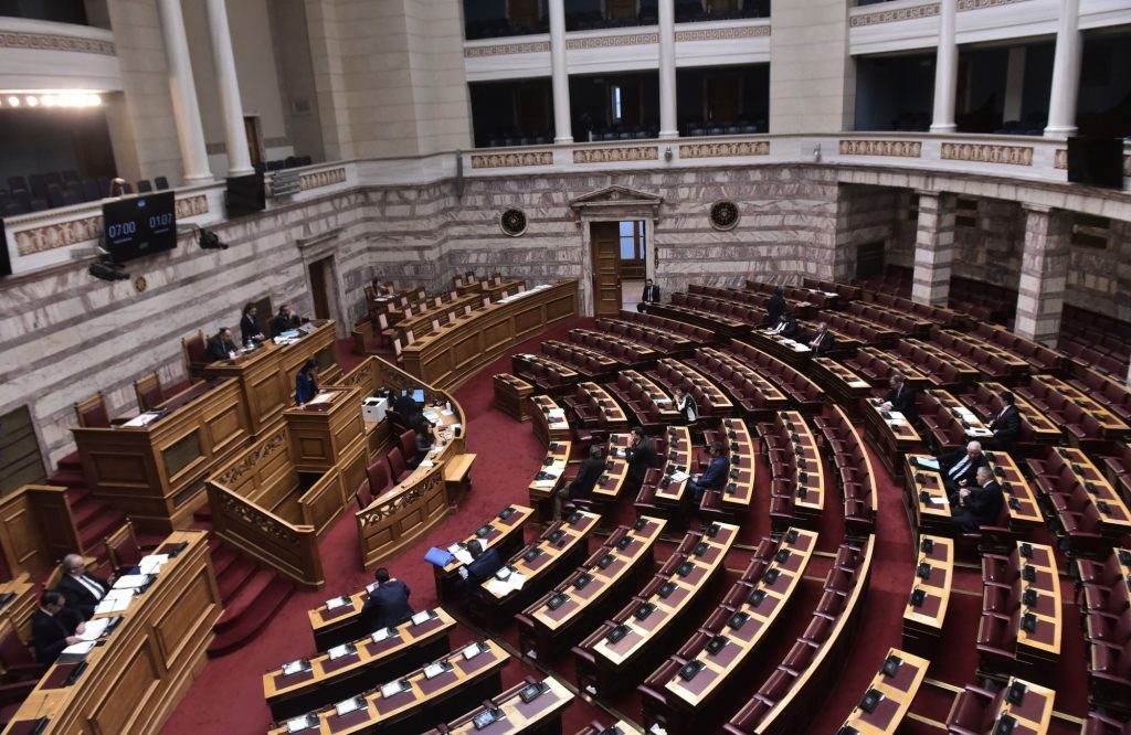 Βουλή: Πέρασε κατά πλειοψηφία το πολυνομοσχέδιο – Καταψήφισε η αντιπολίτευση