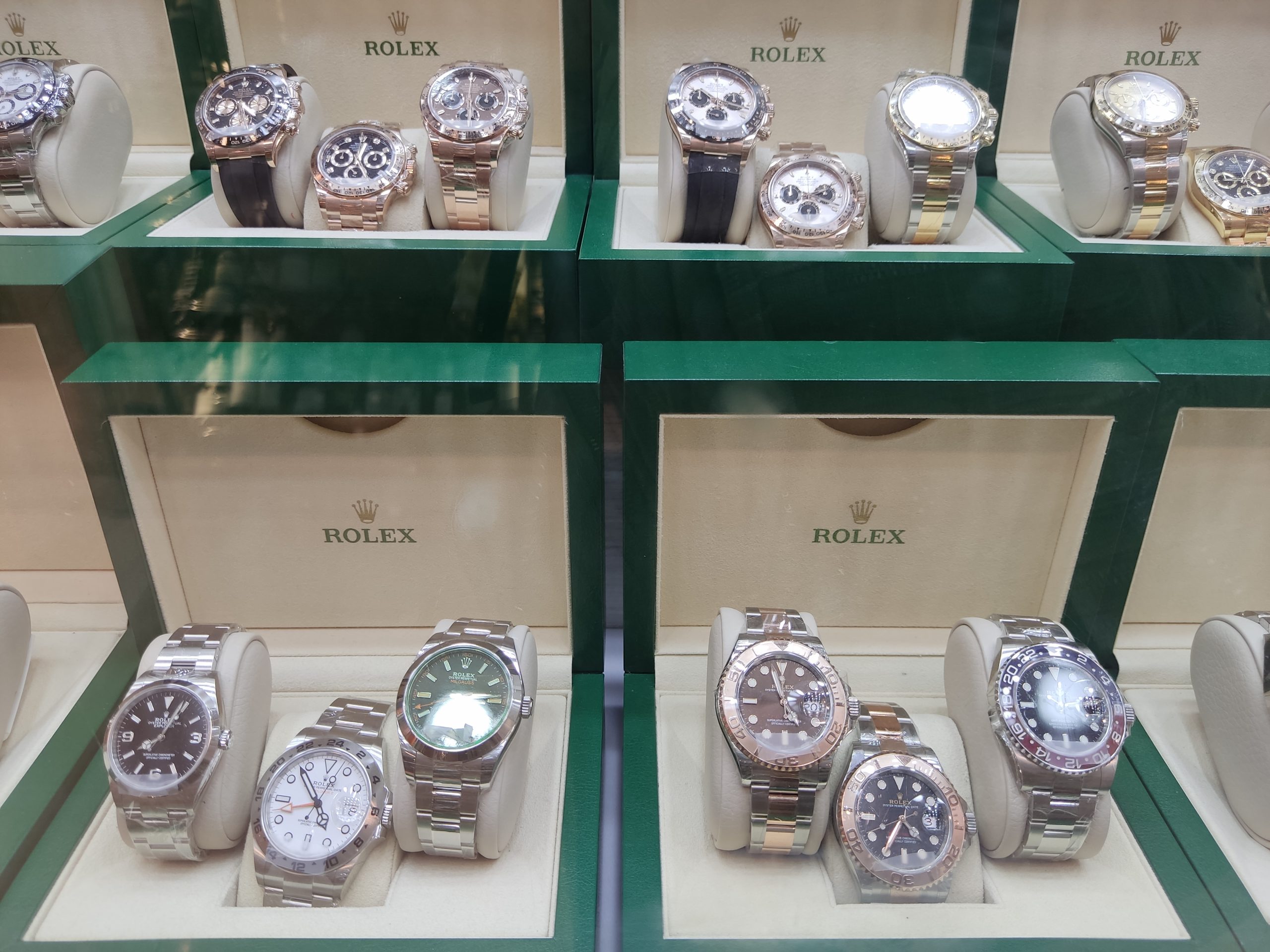 Rolex: Πουλά πλέον και… μεταχειρισμένα – Γιατί είναι ακριβότερα από τα καινούρια