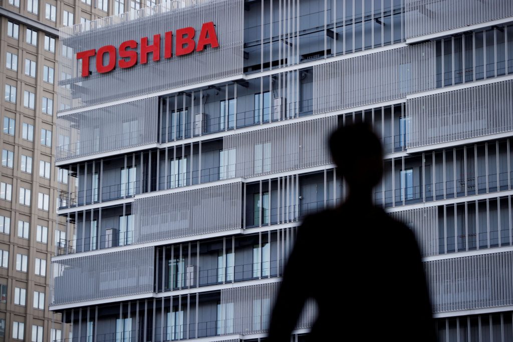 Toshiba: Αναδιάρθρωση με περικοπές 4.000 θέσεων