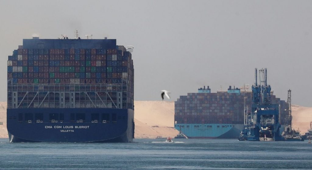 Maersk: Εξακολουθεί να προγραμματίζει δρομολόγια πλοίων, παρά την επίθεση των Χούθι