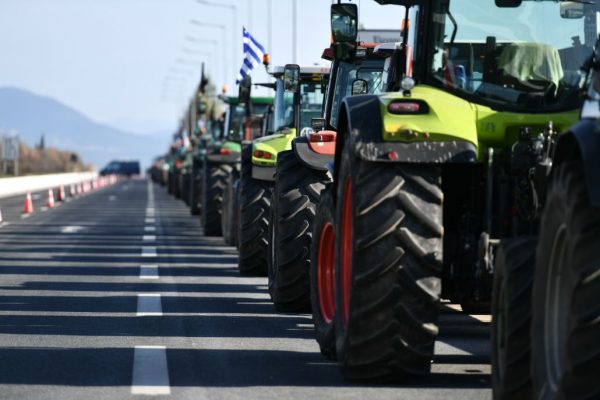 Αγρότες: Πυρετώδεις ετοιμασίες για την κάθοδο των τρακτέρ στην Αθήνα