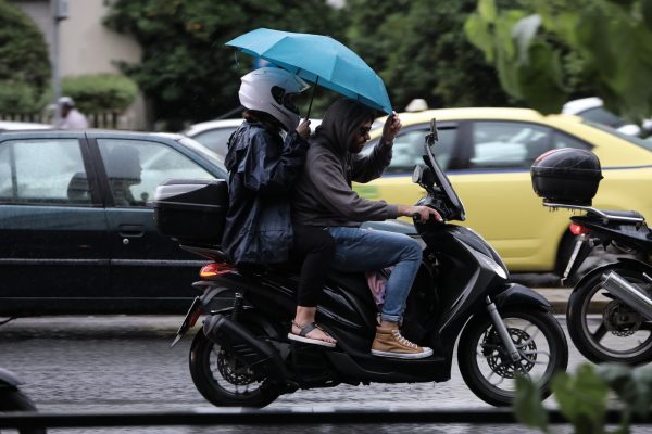 Άστατος ο καιρός με τοπικές βροχές το Σάββατο