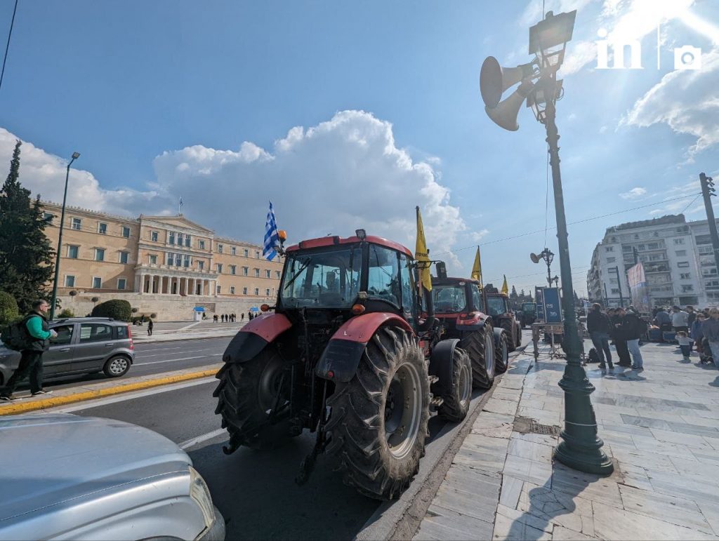 Αγροτικές κινητοποιήσεις: Έφτασαν στο Σύνταγμα τα πρώτα τρακτέρ