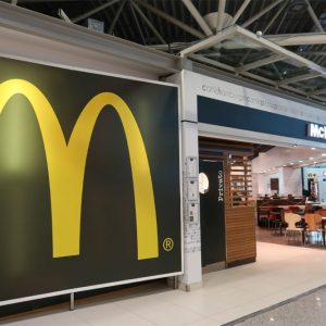 McDonald’s: Θέλει να συνεχίσει τις προσφορές και το 2025