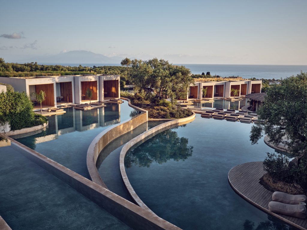 Xenos Hotels & Resorts: Συνεργασία με την SWOT Hospitality