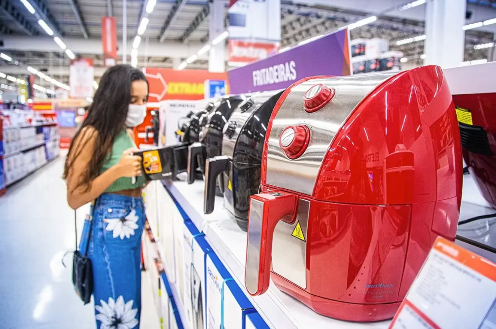 Βρετανία: Air fryer και δίσκοι βινυλίου στο «καλάθι» του πληθωρισμού