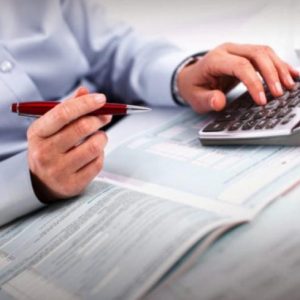 Φορολογικές δηλώσεις: Στα «χαρακώματα» λογιστές και ΥΠΟΙΚ για παράταση της διαδικασίας