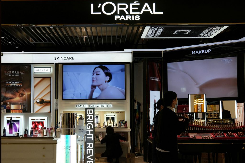 L΄ Oreal: Λάμψη για τη μετοχή καθώς οι πωλήσεις ξεπέρασαν τις προσδοκίες