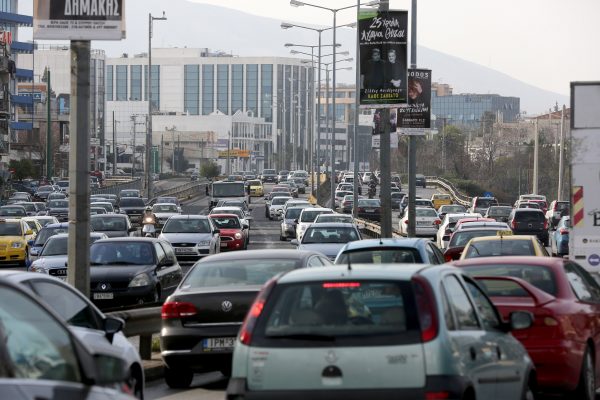 ΕΕ: Θα χρειαστούν πολλά χρόνια για να αντικατασταθούν παλαιότερα οχήματα από νεότερα