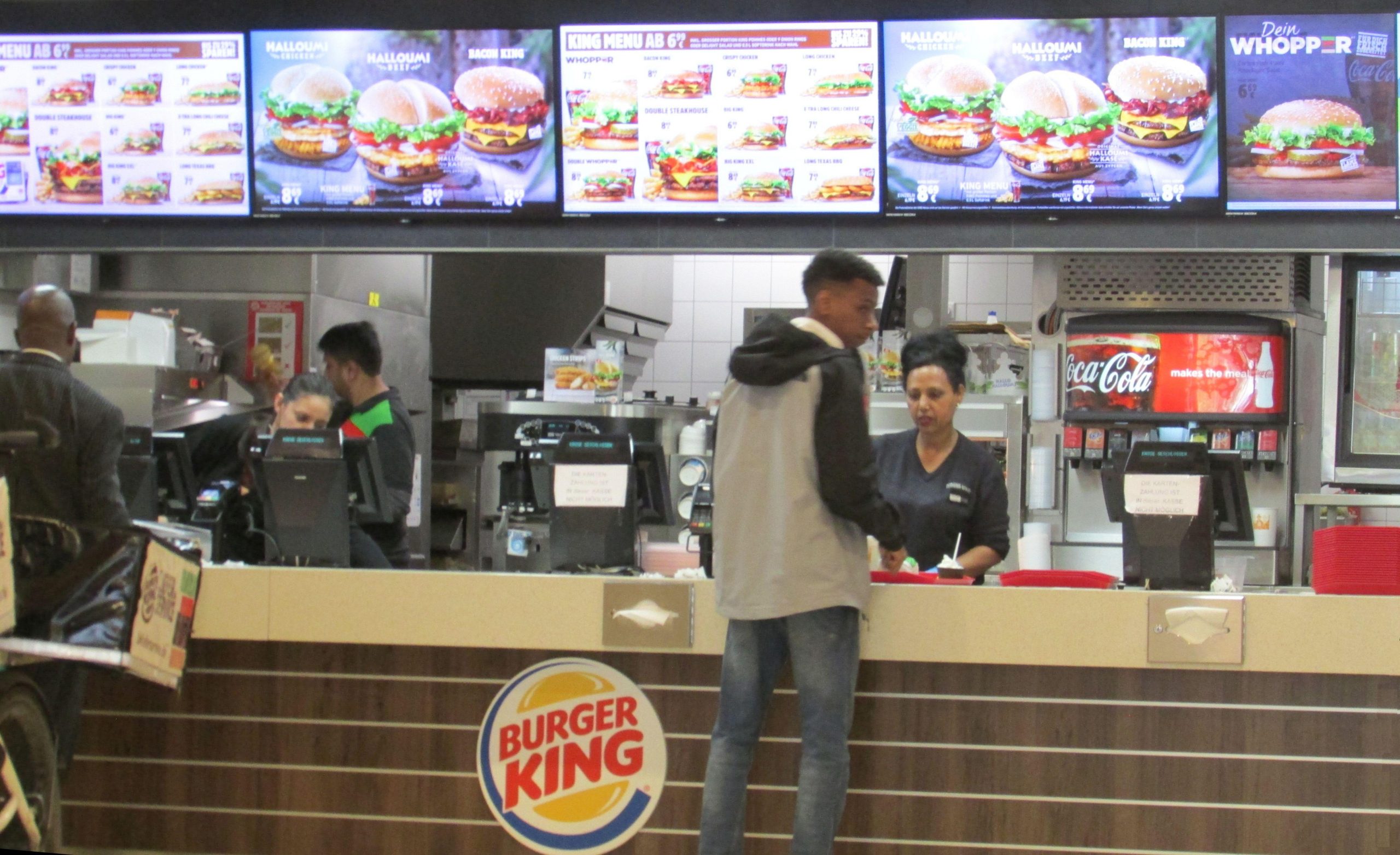 Burger King: Διάφορες τιμές για όλα τα βαλάντια
