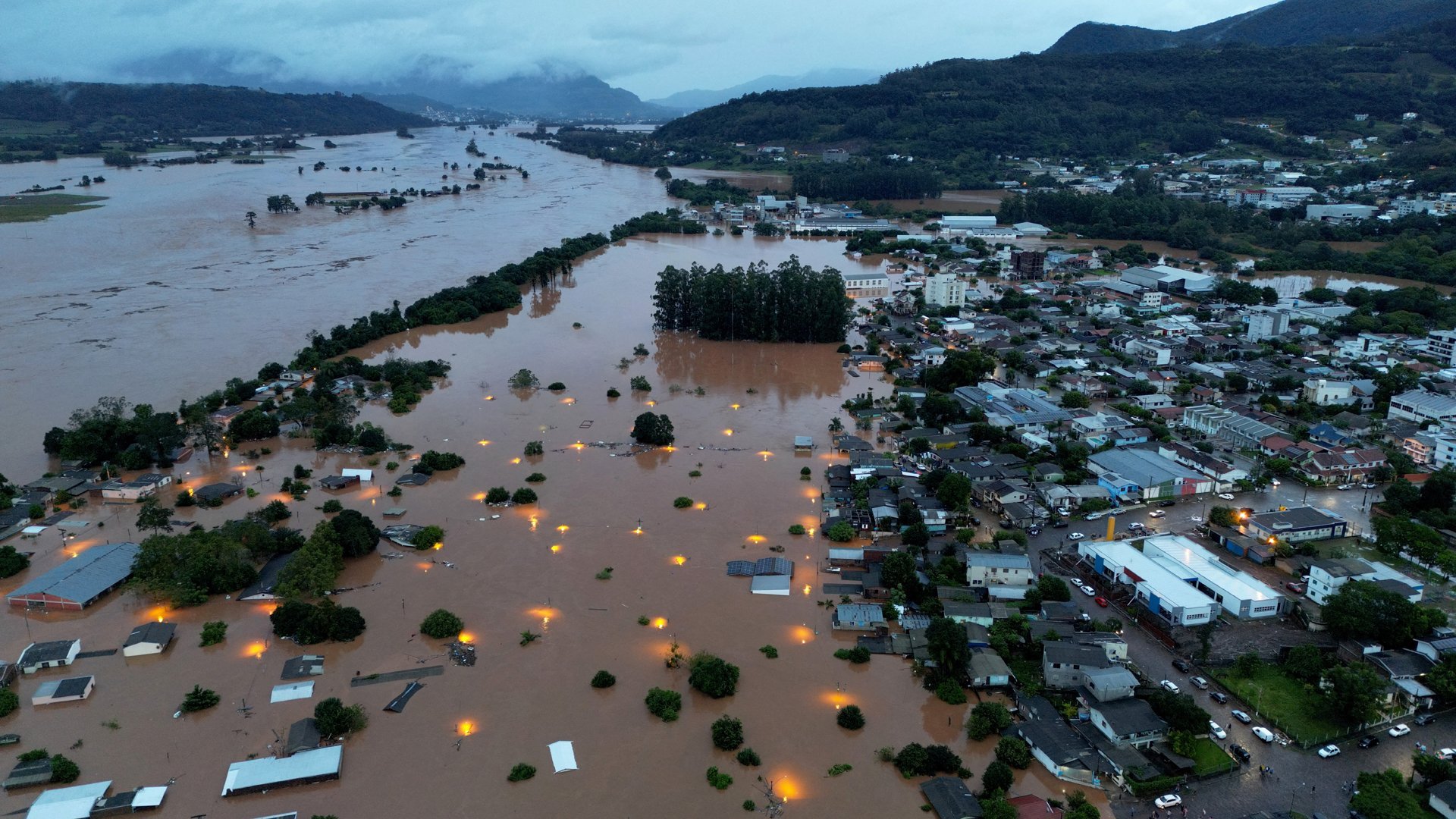 Βραζιλία: Στους 136 οι νεκροί από τις πλημμύρες στα νότια της χώρας