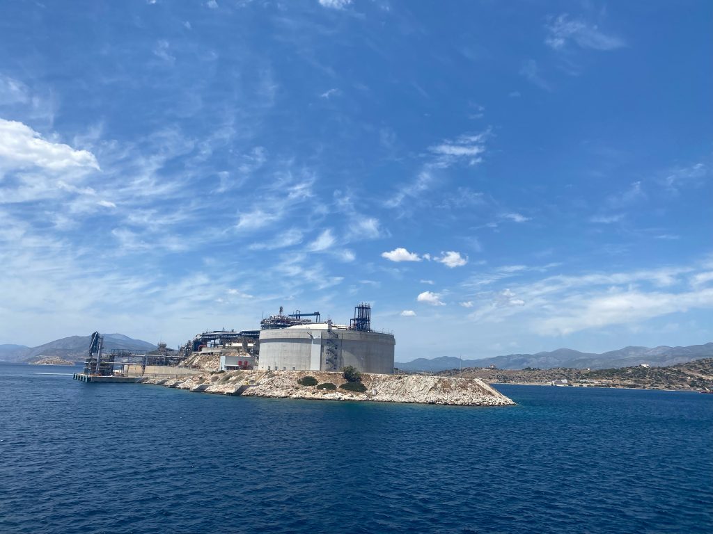 Ρεβυθούσα: Μόλις δύο φορτία LNG τον Ιούνιο – Πού οφείλεται η πτώση της ζήτησης