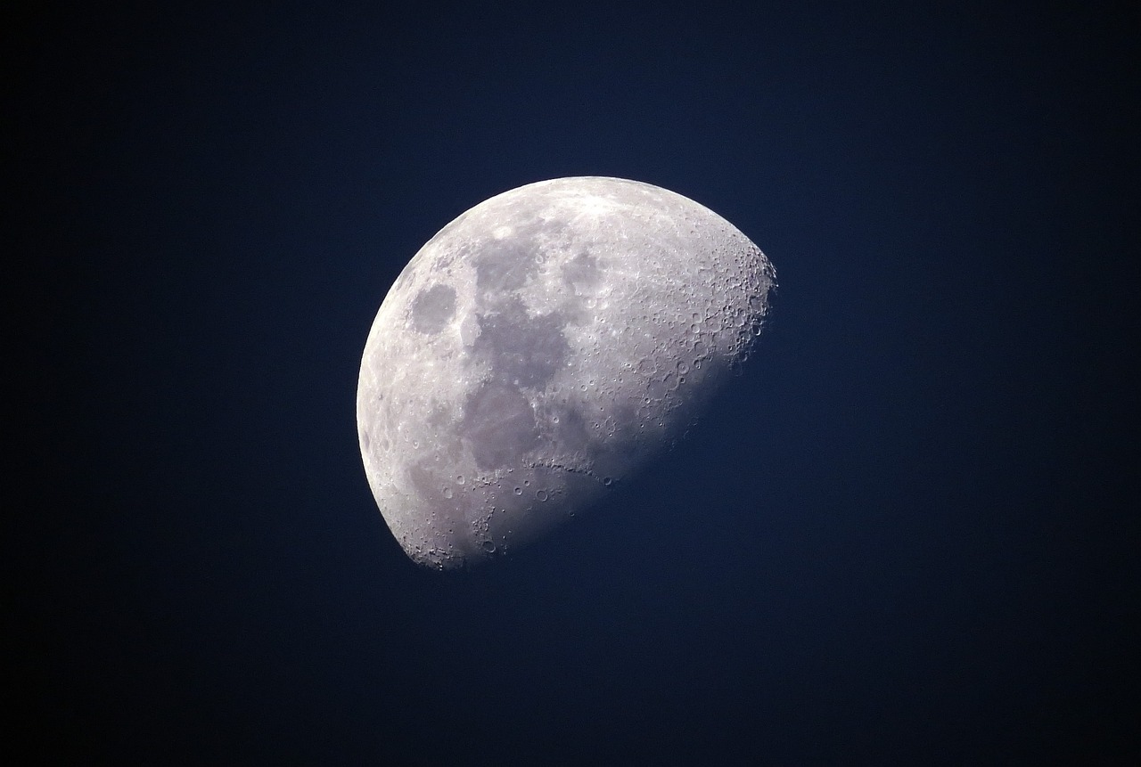 NASA: Τι πάει λάθος σε μία φωτογραφία της Σελήνης που τράβηξε το τηλεσκόπιo James Webb;