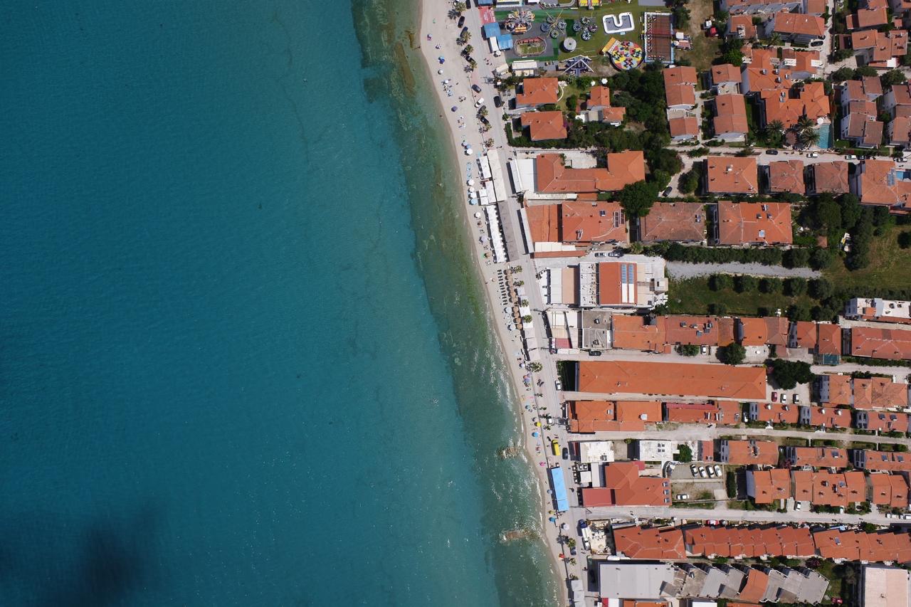 Παραλίες: Ξεκίνησαν από τη Χαλκιδική οι πρώτοι έλεγχοι με drones  – Οι προβλεπόμενες ποινές