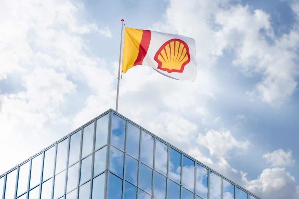 Shell: Πάνω από τις εκτιμήσεις τα κέρδη – Μειώνει το χρέος, συνεχίζει την επαναγορά μετοχών