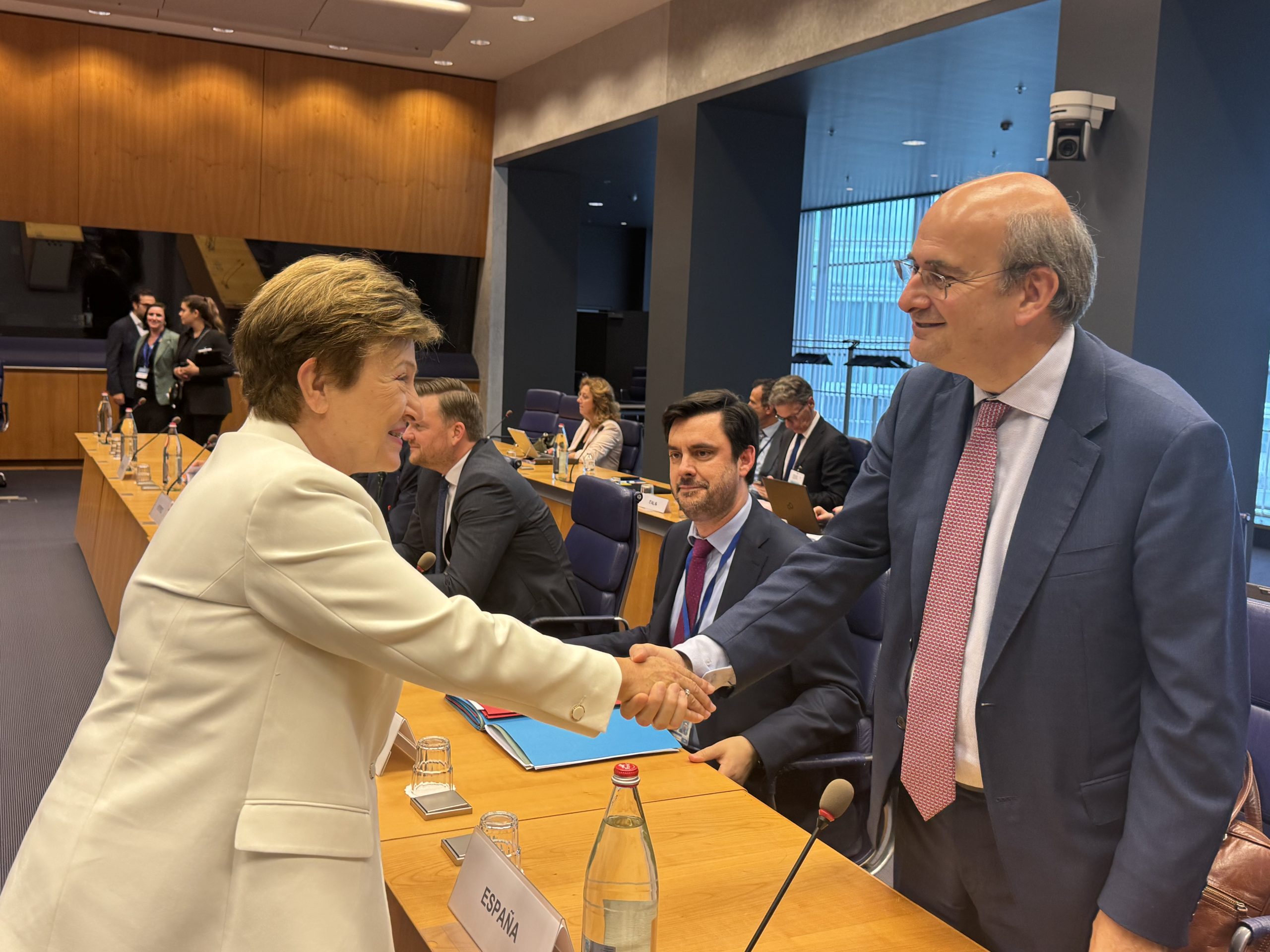 Χατζηδάκης στο Ecofin: Καιρός να εμπλακεί η ΕΤΕπ στην ενίσχυση της ευρωπαϊκής άμυνας