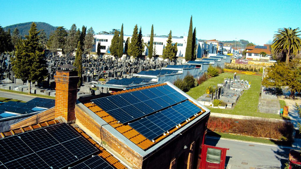 Ισπανία: Η Βαλένθια μετατρέπει τα νεκροταφεία της στο μεγαλύτερο αστικό φωτοβολταϊκό πάρκο της χώρας
