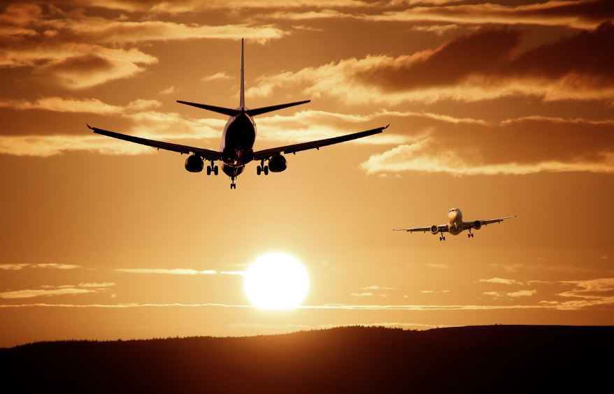 IATA: Πάνω από 1 τρισ. δολάρια τα κέρδη των αεροπορικών εταιρειών φέτος – Πόσο αυξάνονται τα εισιτήρια