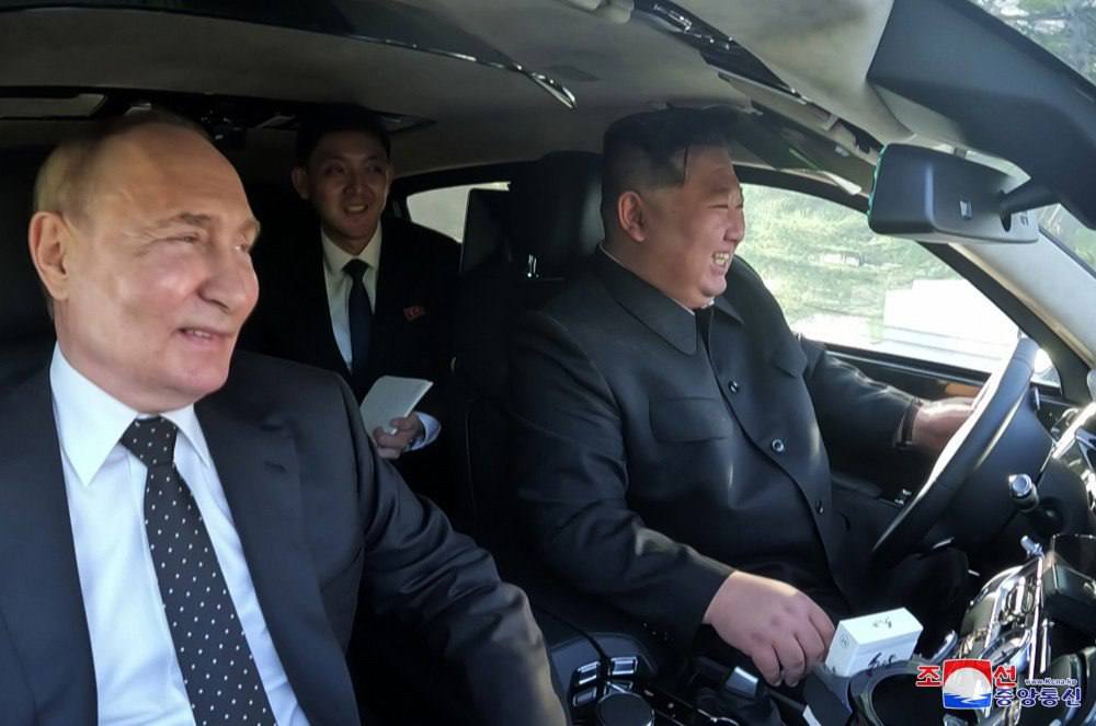 Πούτιν – Κιμ: Η λιμουζίνα – δώρο από τη Ρωσία έχει ανταλλακτικά… Νότιας Κορέας