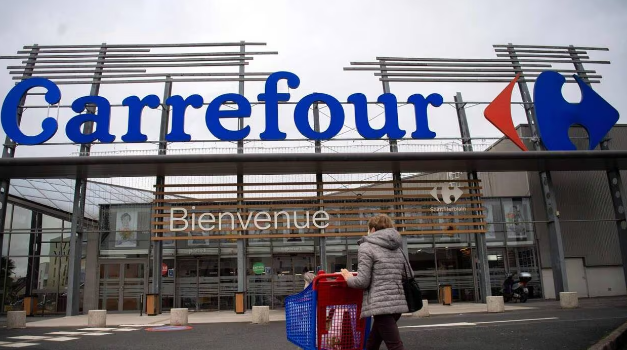 Carrefour: Αντιμέτωπη με βαρύ πρόστιμο – Βουτιά 7% για την μετοχή