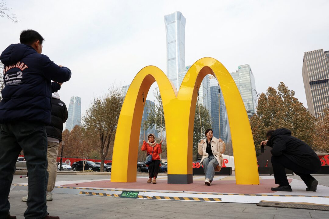 Κίνα: Οι εγχώριες αλυσίδες fast food εκτοπίζουν McDonald’s και KFC