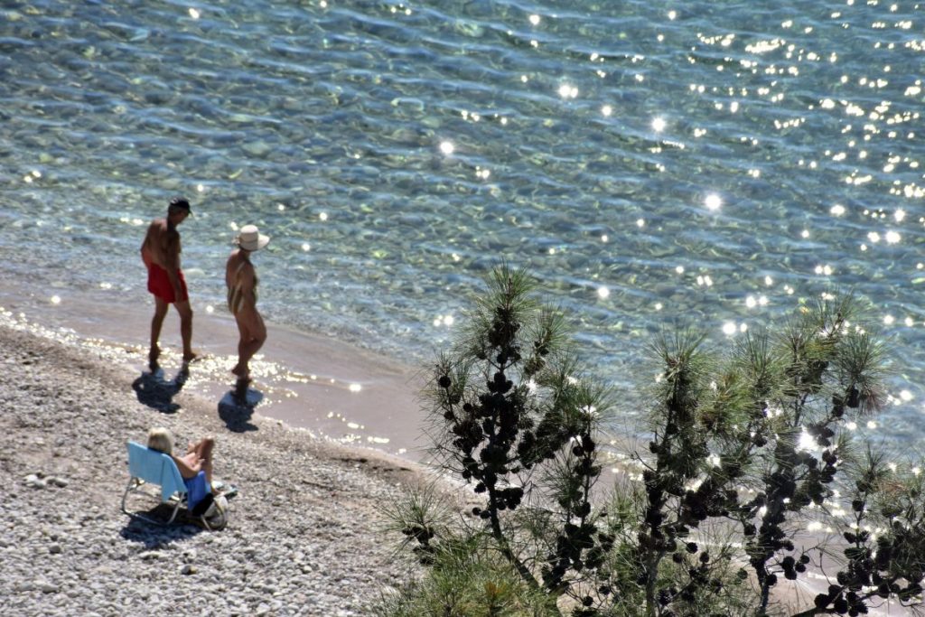 Καιρός: Με ζέστη και μποφόρ θα κυλήσει η Τρίτη