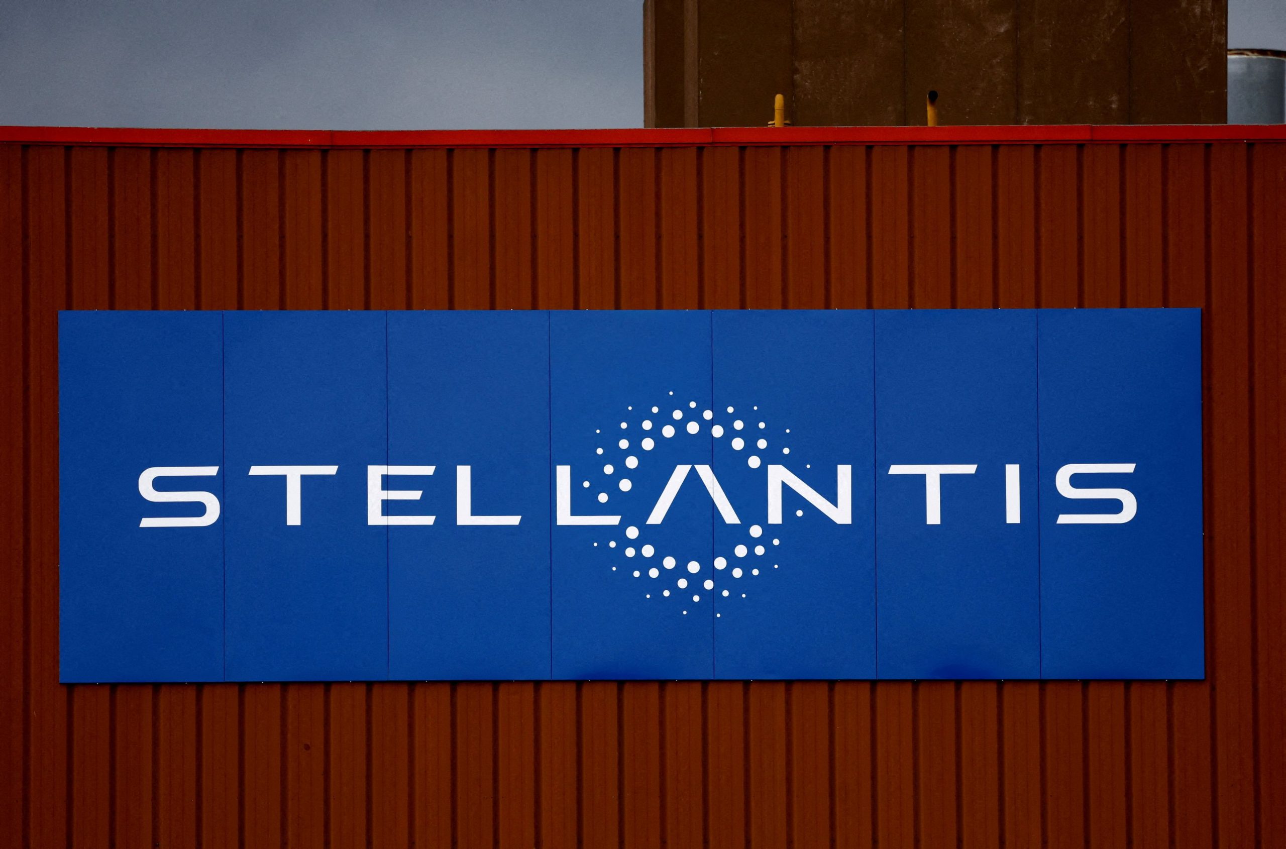 Stellantis: Βάζει… φρένο στην τηλεργασία – Οι μηχανικοί πίσω στους χώρους εργασίας