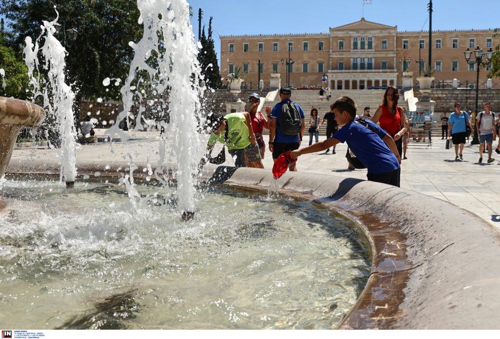 Καιρός: Καύσωνας στη χώρα με 43 βαθμούς και ισχυρούς ανέμους