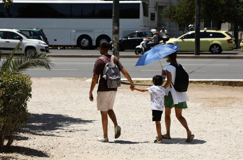 Καιρός: Επιμένει ο έντονος καύσωνας με 40άρια μέχρι τη Δευτέρα