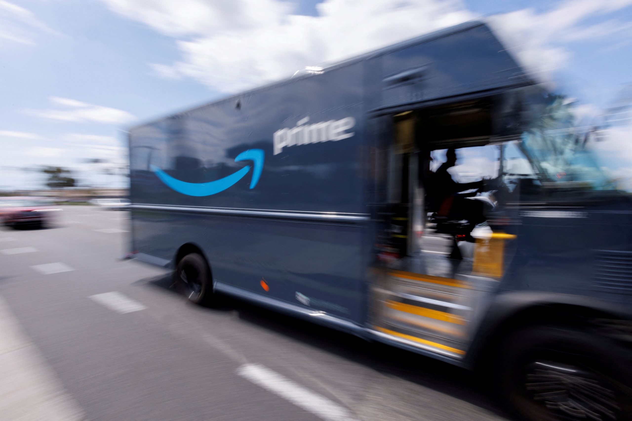 Amazon: Η Ιταλία τα «βάζει» με την εταιρεία – Αντιδράσεις για τις εργασιακές πρακτικές
