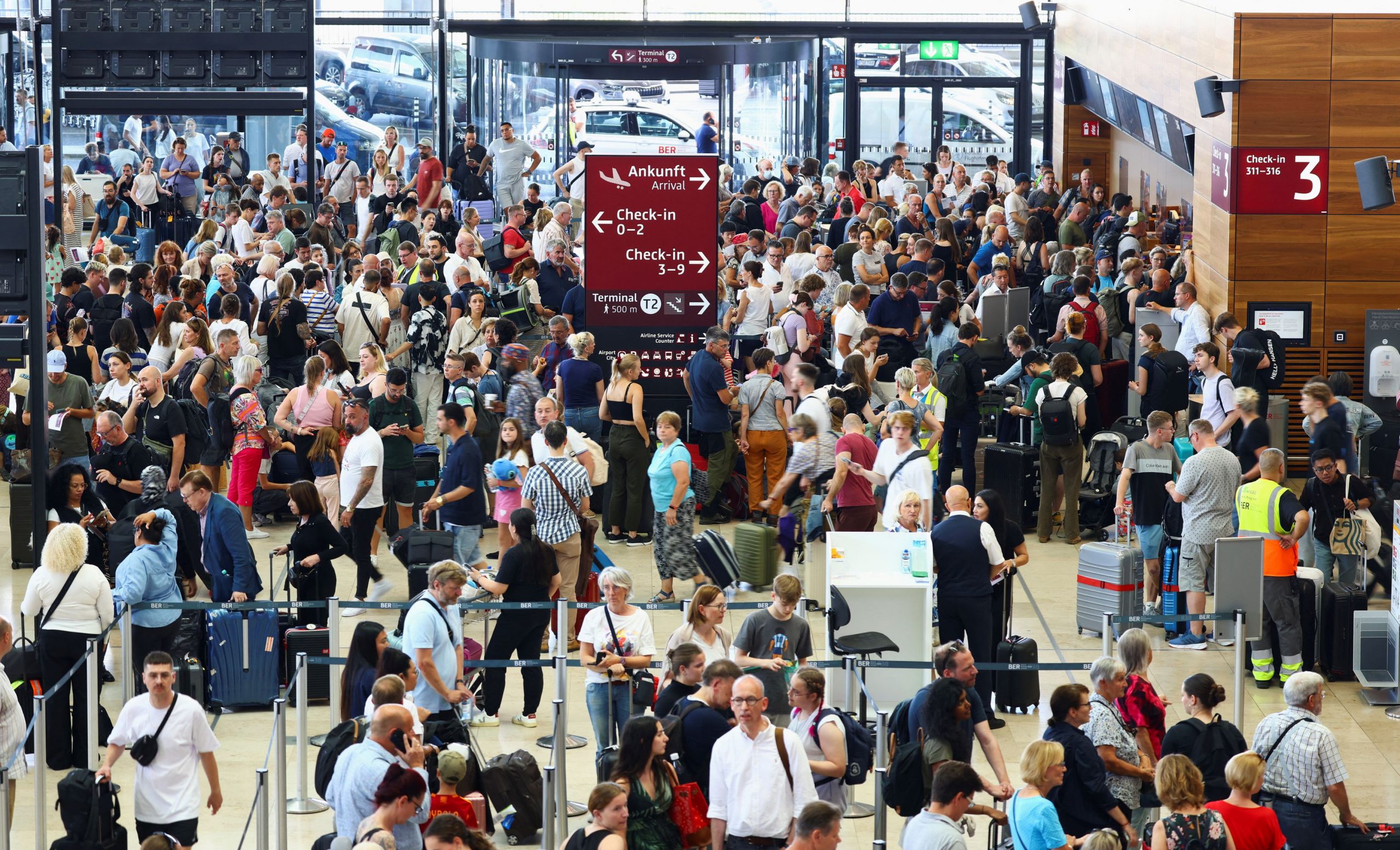 Microsoft: «Μπλακ άουτ» στα ευρωπαϊκά αεροδρόμια – Τι συνέβη στο Ελ. Βενιζέλος