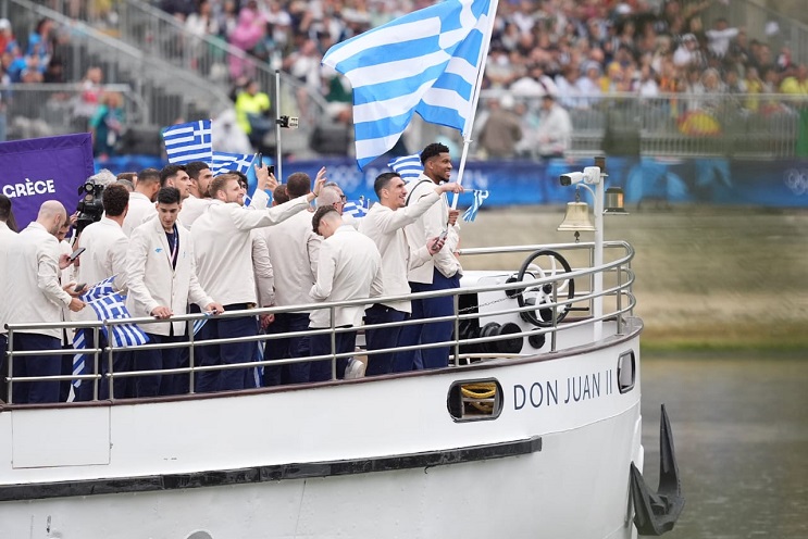Ολυμπιακοί Αγώνες: Η Ελλάδα άνοιξε την παρέλαση στο Σηκουάνα