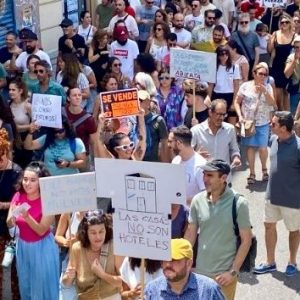 Τουρισμός: Κύμα δυσαρέσκειας από τους ντόπιους – Τι συμβαίνει σε Ισπανία, Ιταλία, Ελλάδα